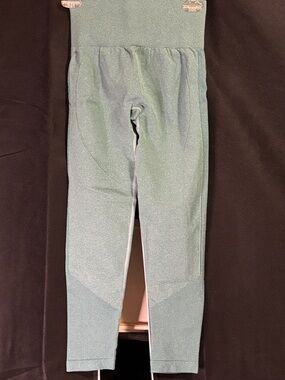 Women’s medium Halara High-Waist Performance Leggings - Green